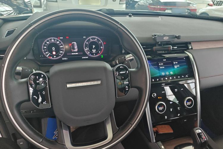Used Land Rover Discovery Sport 2020 249 PS R-Dynamic Performance Tech Edition 7 Seats Interior 2
