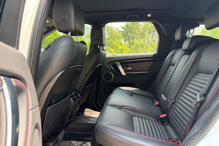Used Land Rover Discovery Sport 2020 249 PS R-Dynamic Performance Edition Interior 3