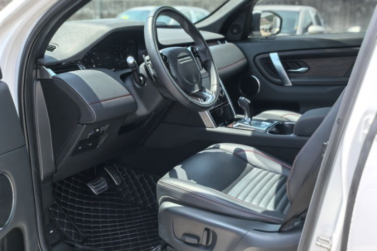 Used Land Rover Discovery Sport 2020 249 PS R-Dynamic Performance Edition Interior 3
