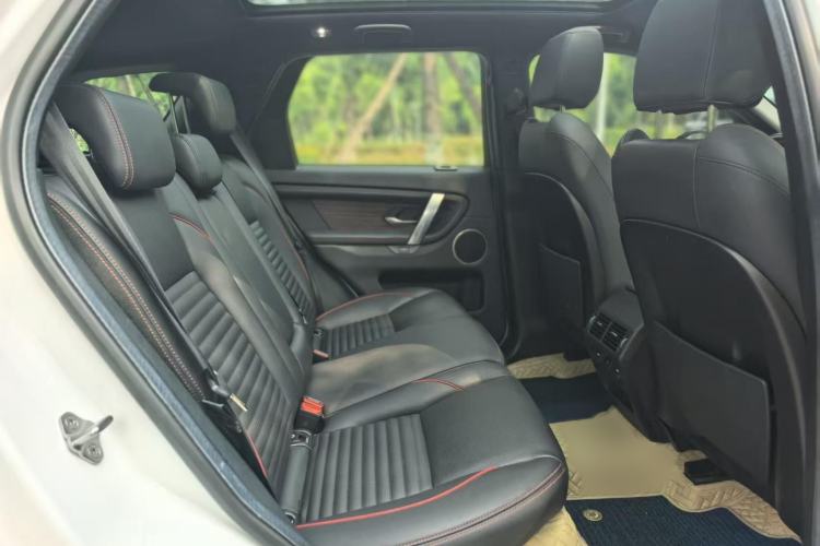 Used Land Rover Discovery Sport 2020 249 PS R-Dynamic Performance Edition Interior 3