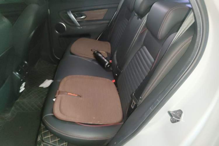 Used Land Rover Discovery Sport 2020 249 PS R-Dynamic Performance Edition Interior 4