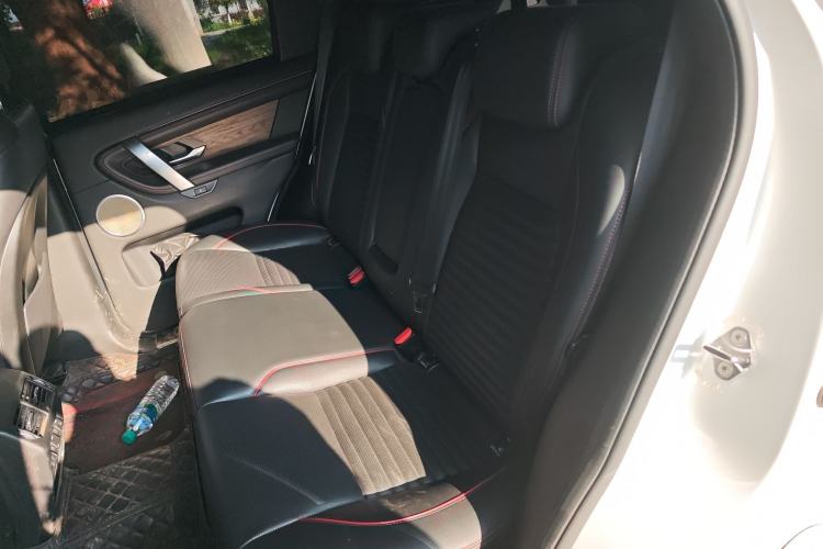 Used Land Rover Discovery Sport 2020 249 PS R-Dynamic Performance Edition Interior 4
