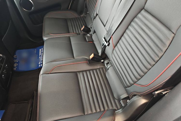 Used Land Rover Discovery Sport 2020 249 PS R-Dynamic Performance Tech Edition 7 Seats Interior 4