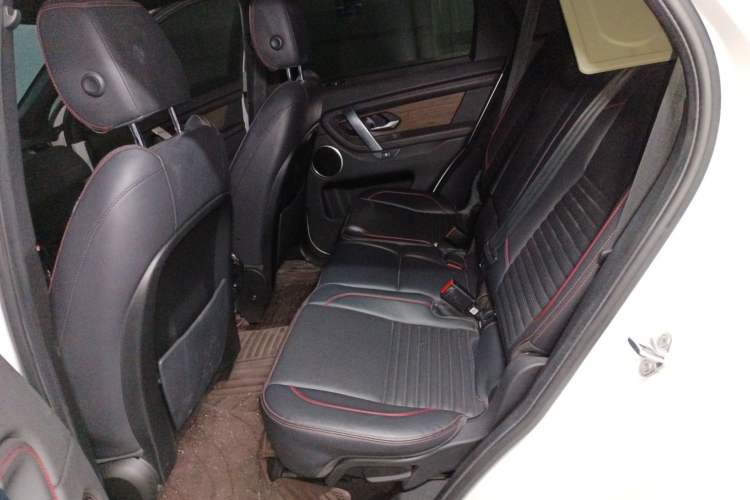 Used Land Rover Discovery Sport 2020 249 PS R-Dynamic Performance Tech Edition 7 Seats Interior 4