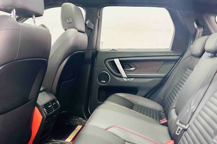 Used Land Rover Discovery Sport 2020 249 PS R-Dynamic Performance Edition Interior 5