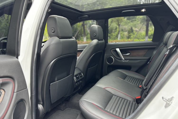 Used Land Rover Discovery Sport 2020 249 PS R-Dynamic Performance Edition Interior 5