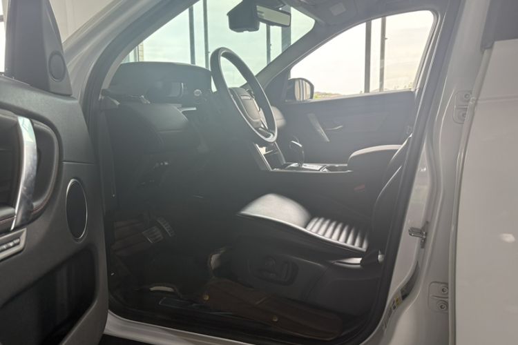 Used Land Rover Discovery Sport 2020 249 PS R-Dynamic Performance Tech Edition 5 Seats Interior 6