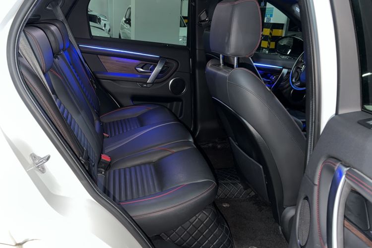 Used Land Rover Discovery Sport 2020 249 PS R-Dynamic Performance Edition Interior 6