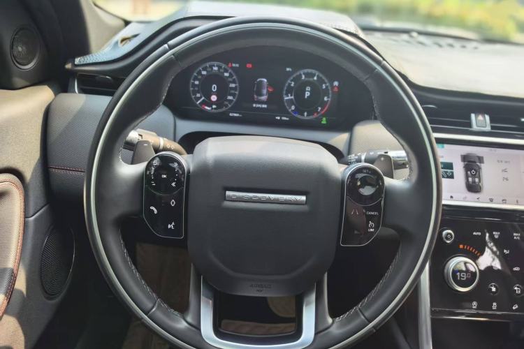 Used Land Rover Discovery Sport 2020 249 PS R-Dynamic Performance Edition Interior 6