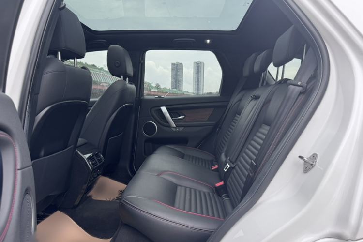 Used Land Rover Discovery Sport 2020 249 PS R-Dynamic Performance Edition Interior 8