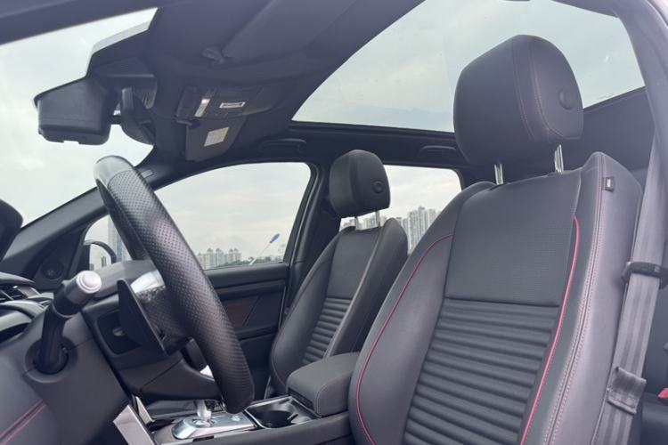 Used Land Rover Discovery Sport 2020 249 PS R-Dynamic Performance Edition Interior 9