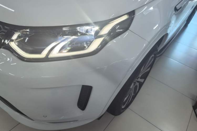 Used Land Rover Discovery Sport 2020 249 PS R-Dynamic Performance Edition Left Front Headlight