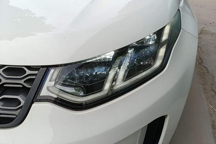 Used Land Rover Discovery Sport 2020 249 PS R-Dynamic Performance Edition Left Front Headlight
