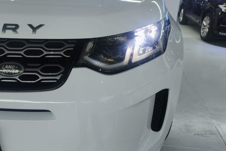 Used Land Rover Discovery Sport 2020 249 PS R-Dynamic Performance Tech Edition 7 Seats Left Front Headlight