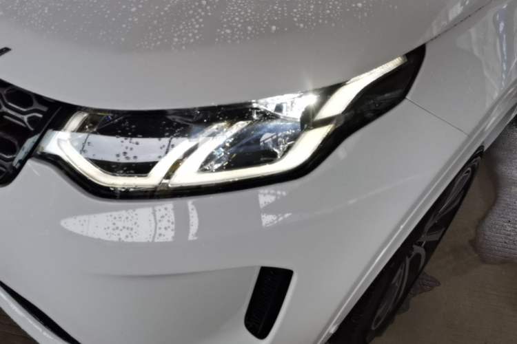 Used Land Rover Discovery Sport 2020 249 PS R-Dynamic Performance Tech Edition 7 Seats Left Front Headlight