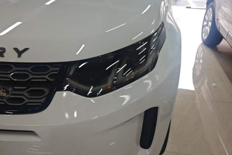 Used Land Rover Discovery Sport 2020 249 PS R-Dynamic Performance Edition Left Front Headlight