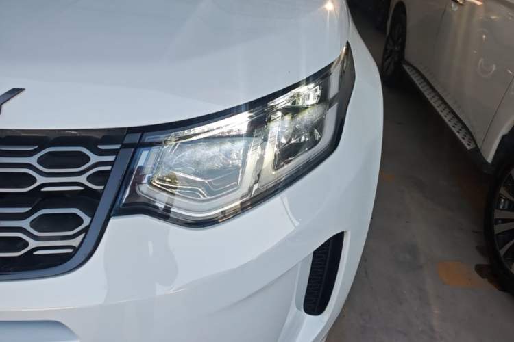 Used Land Rover Discovery Sport 2020 249 PS R-Dynamic Performance Tech Edition 7 Seats Left Front Headlight