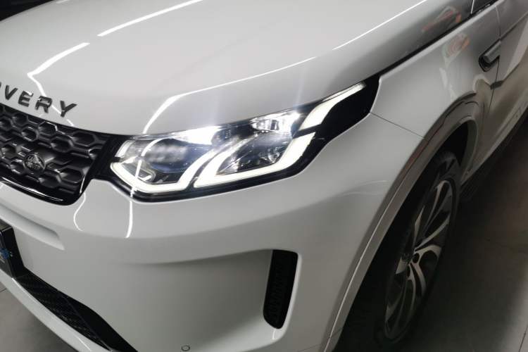 Used Land Rover Discovery Sport 2020 249 PS R-Dynamic Performance Edition Left Front Headlight
