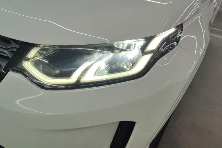 Used Land Rover Discovery Sport 2020 249 PS R-Dynamic Performance Tech Edition 7 Seats Left Front Headlight