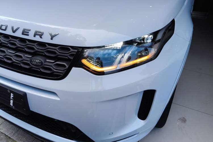 Used Land Rover Discovery Sport 2020 249 PS R-Dynamic Performance Edition Left Front Headlight