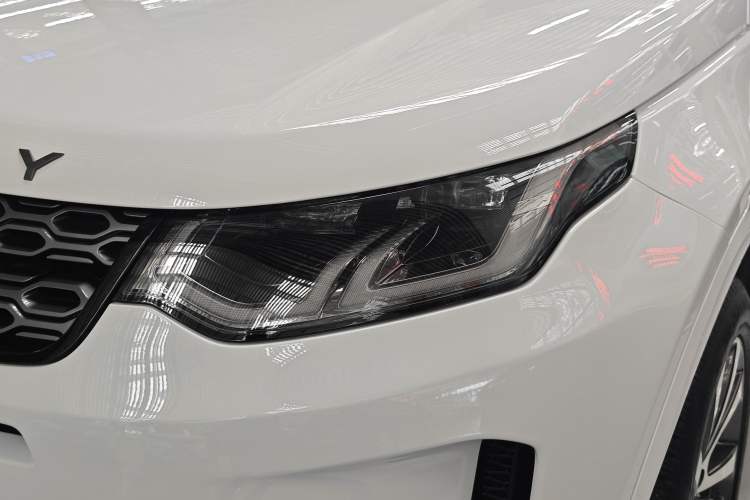 Used Land Rover Discovery Sport 2020 249 PS R-Dynamic Performance Edition Left Front Headlight