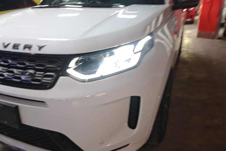 Used Land Rover Discovery Sport 2020 249 PS R-Dynamic Performance Edition Left Front Headlight