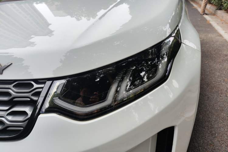 Used Land Rover Discovery Sport 2020 249 PS R-Dynamic Performance Edition Left Front Headlight