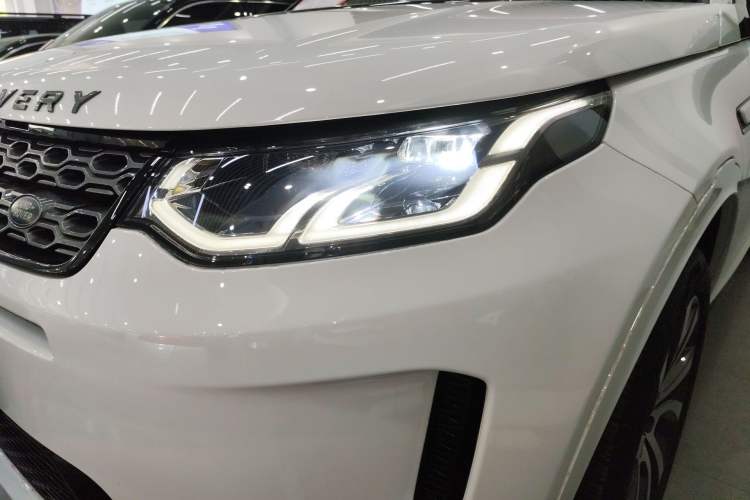 Used Land Rover Discovery Sport 2020 249 PS R-Dynamic Performance Edition Left Front Headlight