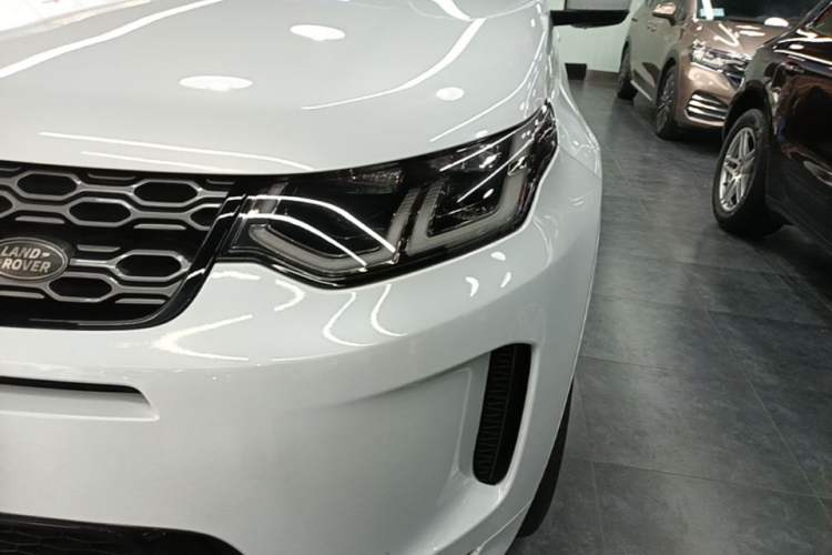 Used Land Rover Discovery Sport 2020 249 PS R-Dynamic Performance Edition Left Front Headlight