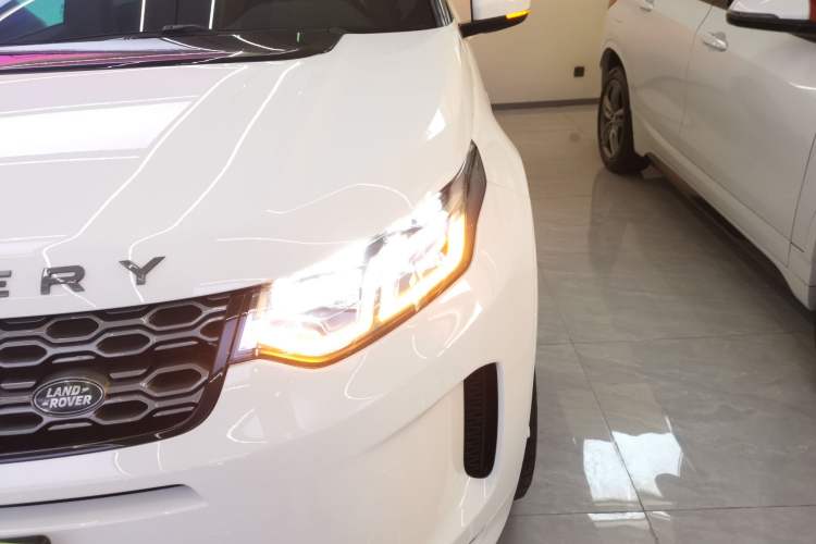 Used Land Rover Discovery Sport 2020 249 PS R-Dynamic Performance Tech Edition 7 Seats Left Front Headlight