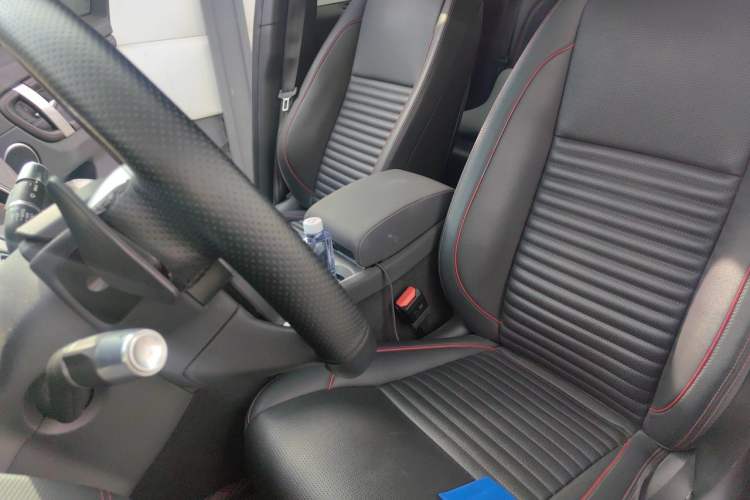 Used Land Rover Discovery Sport 2020 249 PS R-Dynamic Performance Edition Left Front Seat