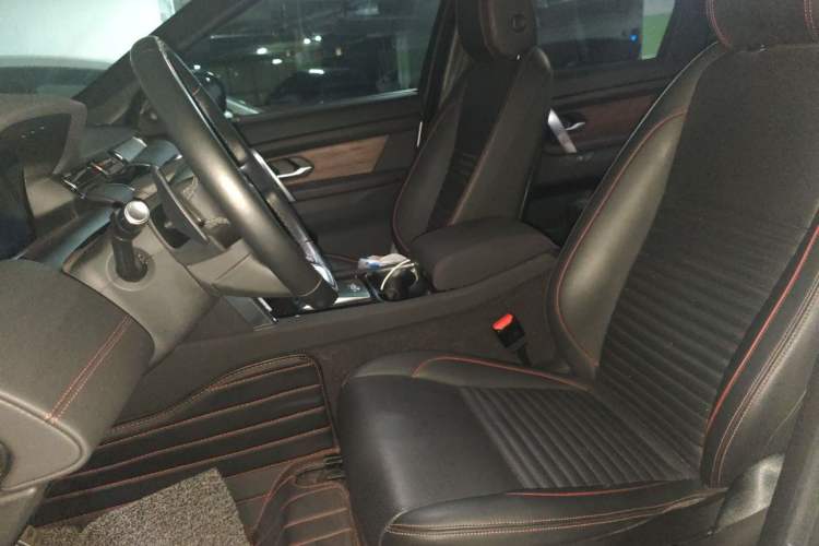 Used Land Rover Discovery Sport 2020 249 PS R-Dynamic Performance Edition Left Front Seat