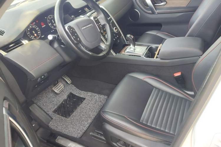 Used Land Rover Discovery Sport 2020 249 PS R-Dynamic Performance Tech Edition 7 Seats Left Front Seat