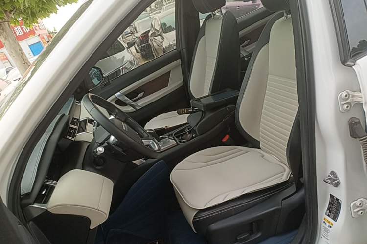 Used Land Rover Discovery Sport 2020 249 PS R-Dynamic Performance Edition Left Front Seat