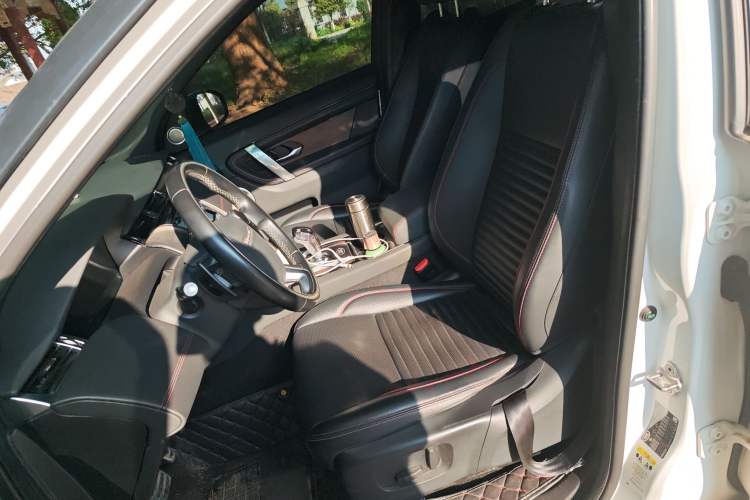Used Land Rover Discovery Sport 2020 249 PS R-Dynamic Performance Edition Left Front Seat