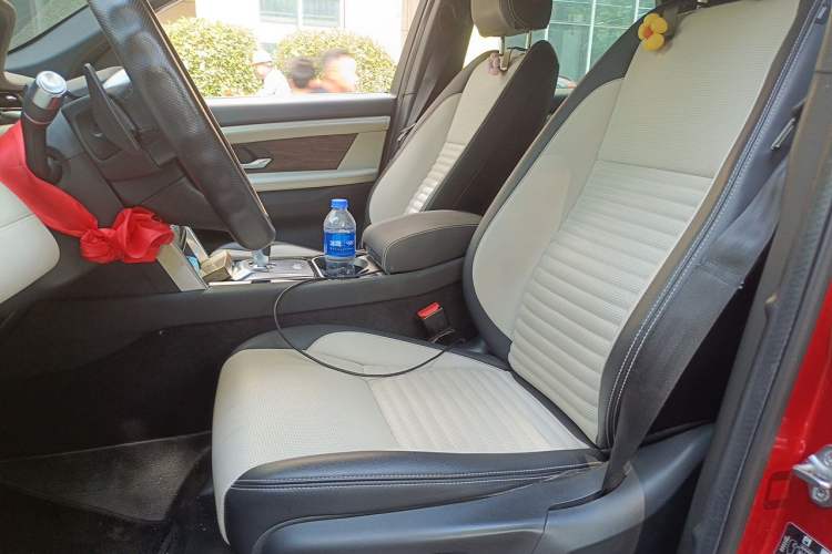 Used Land Rover Discovery Sport 2020 249 PS R-Dynamic Performance Tech Edition 5 Seats Left Front Seat