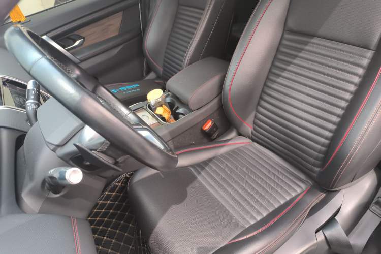 Used Land Rover Discovery Sport 2020 249 PS R-Dynamic Performance Edition Left Front Seat