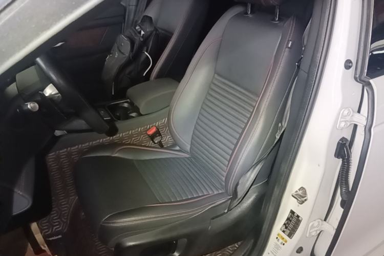 Used Land Rover Discovery Sport 2020 249 PS R-Dynamic Performance Edition Left Front Seat