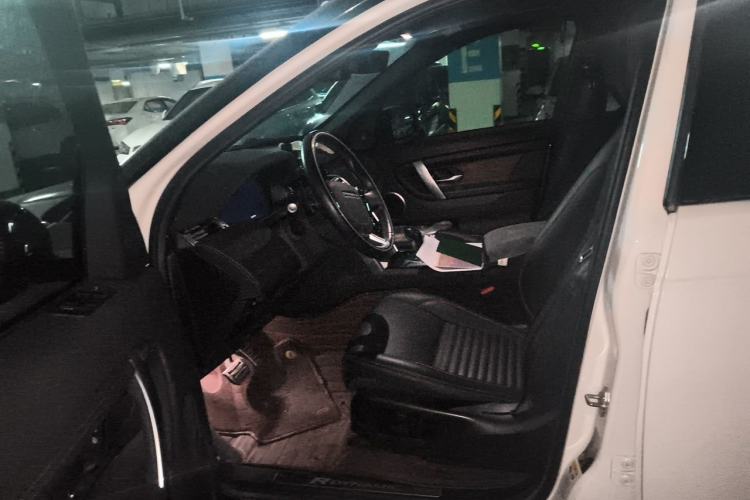 Used Land Rover Discovery Sport 2020 249 PS R-Dynamic Performance Tech Edition 5 Seats Left Front Seat