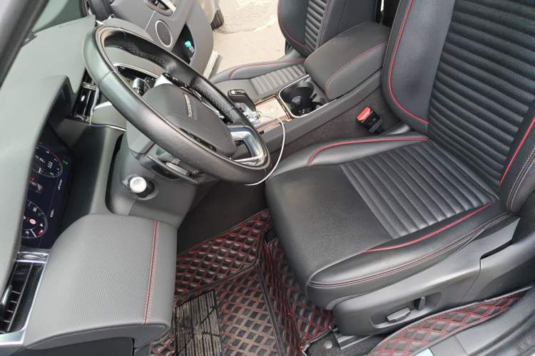 Used Land Rover Discovery Sport 2020 249 PS R-Dynamic Performance Edition Left Front Seat