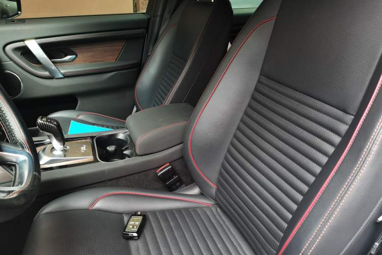 Used Land Rover Discovery Sport 2020 249 PS R-Dynamic Performance Edition Left Front Seat