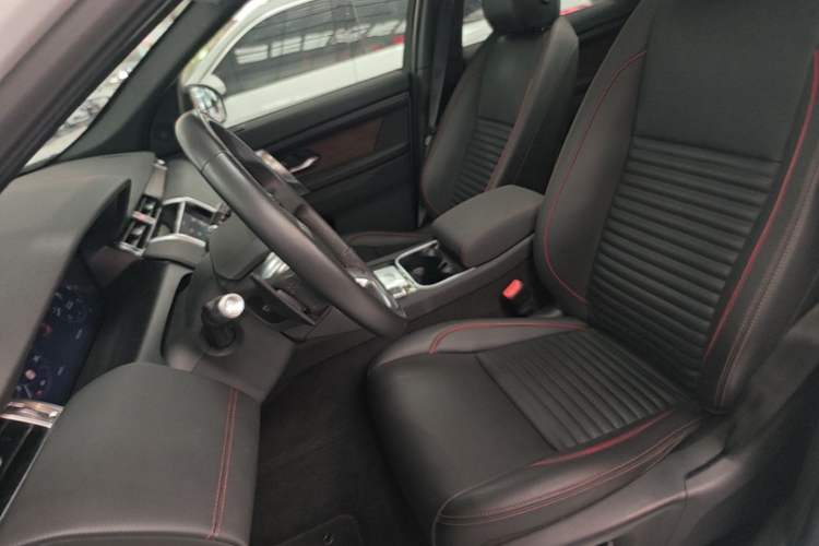 Used Land Rover Discovery Sport 2020 249 PS R-Dynamic Performance Edition Left Front Seat