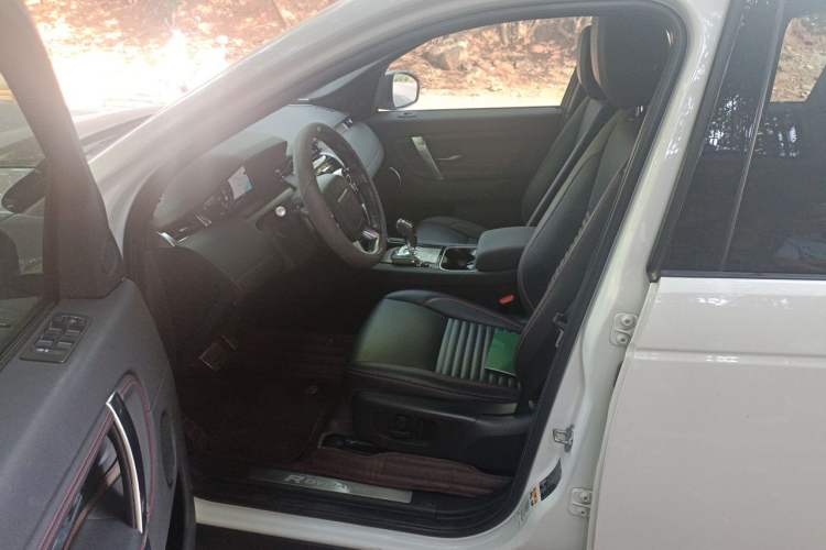 Used Land Rover Discovery Sport 2020 249 PS R-Dynamic Performance Tech Edition 7 Seats Left Front Seat