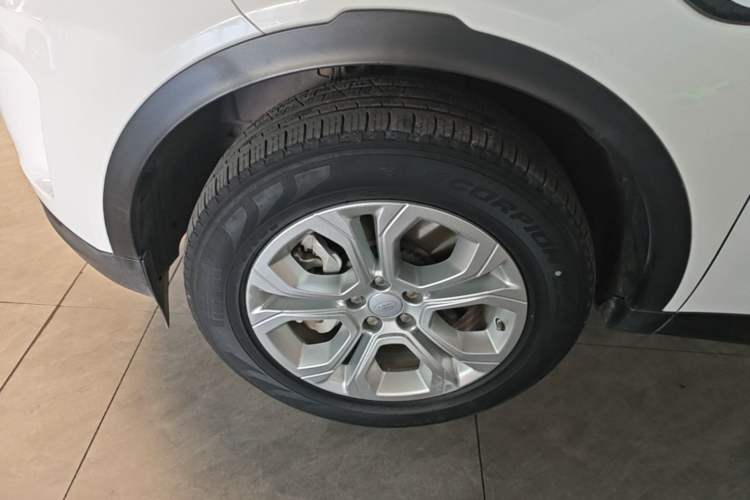 Used Land Rover Discovery Sport 2020 200 PS Family Edition Left Front Wheel Hub