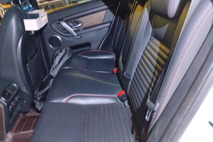 Used Land Rover Discovery Sport 2020 249 PS R-Dynamic Performance Edition Left Rear Seat