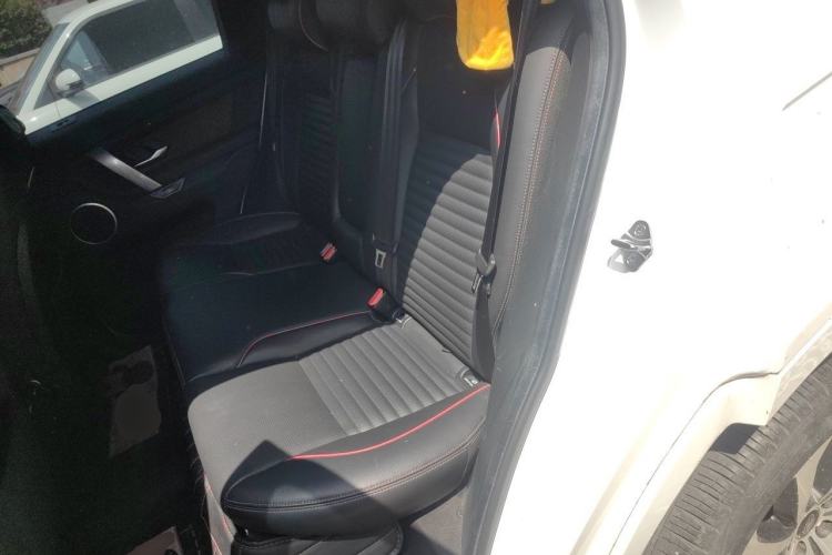 Used Land Rover Discovery Sport 2020 249 PS R-Dynamic Performance Edition Left Rear Seat