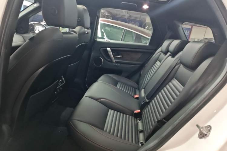 Used Land Rover Discovery Sport 2020 249 PS R-Dynamic Performance Edition Left Rear Seat