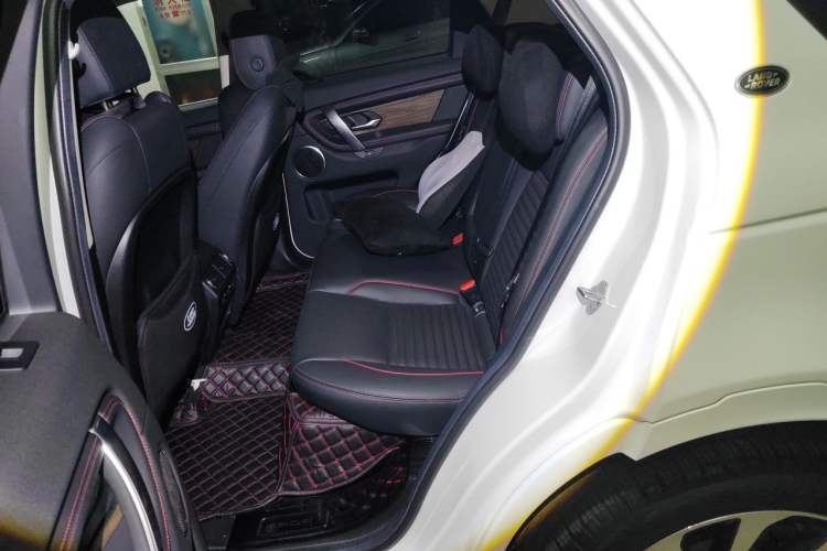 Used Land Rover Discovery Sport 2020 249 PS R-Dynamic Performance Edition Left Rear Seat