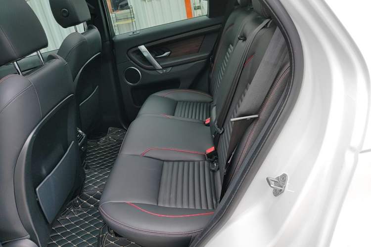 Used Land Rover Discovery Sport 2020 249 PS R-Dynamic Performance Edition Left Rear Seat