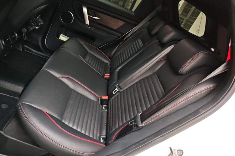 Used Land Rover Discovery Sport 2020 249 PS R-Dynamic Performance Edition Left Rear Seat